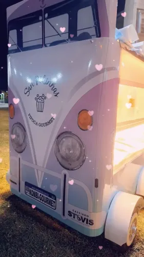 LINDO CARRINHO GOURMET DECORATIVO PARA FEIRAS E EVENTOS.