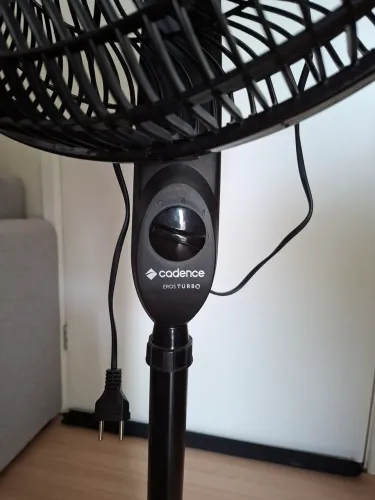 Ventilador Cadense de pé