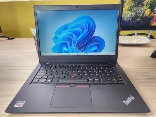 Thinkpad l14 Ryzen 5 8gb ram 256gb SSD