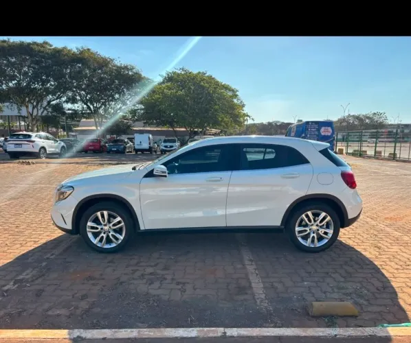 Mercedes-Benz GLA 200 Adv. 1.6/1.6 TB 16V Flex Aut. 2016