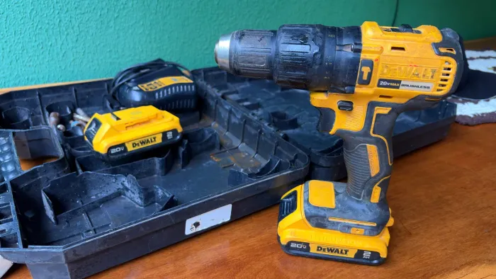 Vendo Parafusadeira Dewalt 20w - Seminova