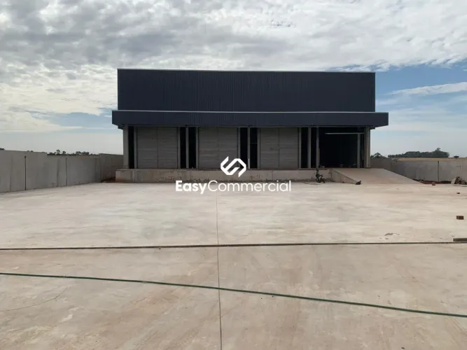 Galpão Industrial em Maringá de 1.000 m² com 3 docas