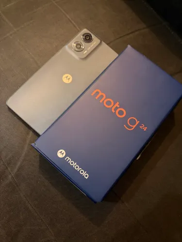 Smartphone Motorola G24 perfeito, sem detalhes
