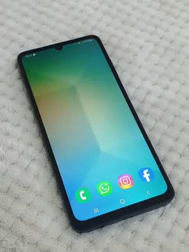 Samsung Falaxy A06 novinho