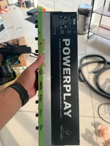 Powerplay behringer HA8000 (usado)