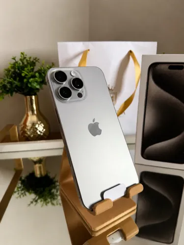 iPhone 15 Pro Max 256GB Titânio Natural | Excelente Estado