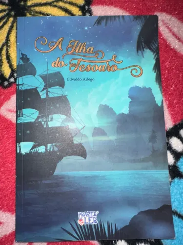 Livro A Ilha do Tesouro de Edvaldo Arlégo.