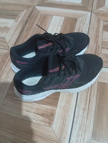 Tênis feminino Mizuno seminovo