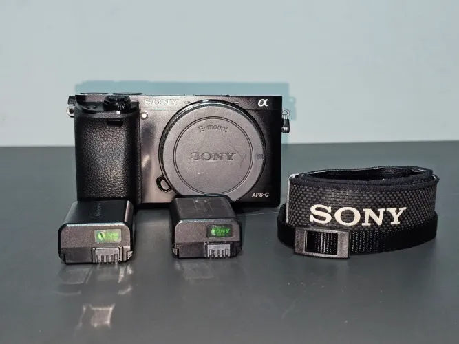 Câmera Sony Alpha a6000