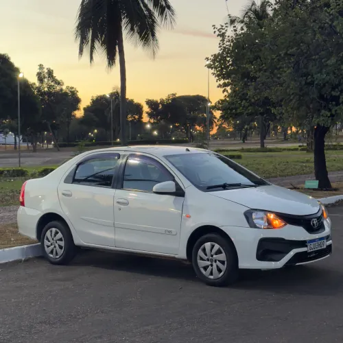 Toyota Etios Platinum Sed. 1.5 Flex 16V 4P Mec. 2016