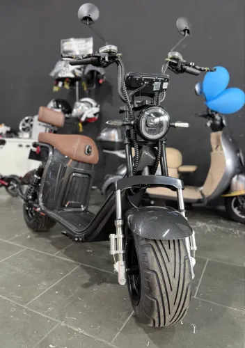 Scooter elétrica R13 2026/27 *Fibra de Carbono*