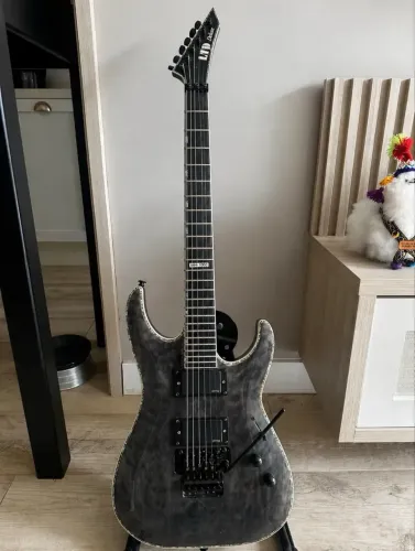 Guitarra LTD MH-1000 China
