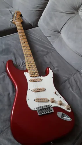 Fender Standard Candy Aple Red- MIM