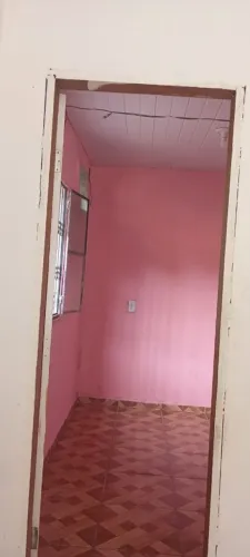 Alugo casa