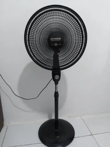 Ventilador mondial 40CM de coluna funcionando perfeitamente nada quebrado nem danificado 