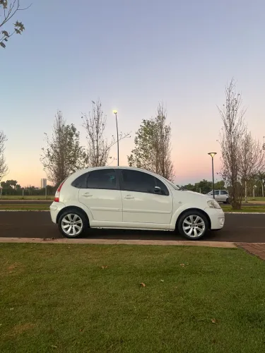 Citroen C3 GLX 1.4/ GLX Sonora 1.4 Flex 8V 5P 2010