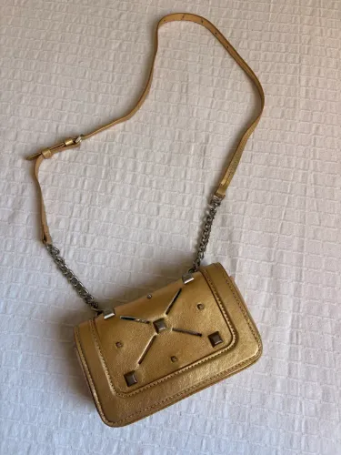 Bolsa Schutz em couro