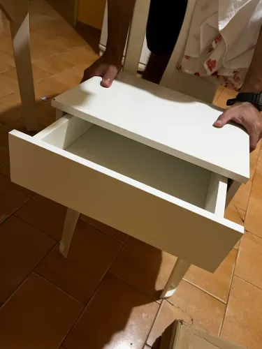 Penteadeira/ estante suspensa