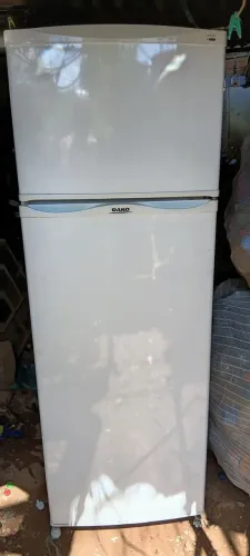 Geladeira Dako 370 litros, leia o anúncio.
