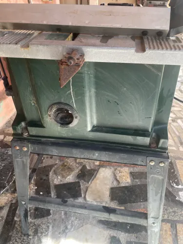 Serra de mesa DWT  scm 1800.  $600,00