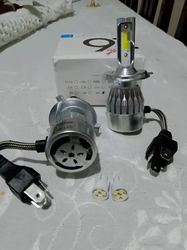 Lâmpada H4 LED + Um par Pingo de led farolete
