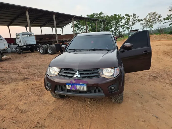 Mitsubishi L200 Triton GLS 3.2 CD TB Int.diesel MEC 2016