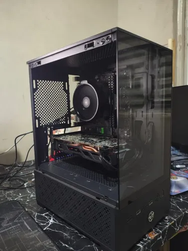 PC Gamer Ryzen 5 1600x e RX 590