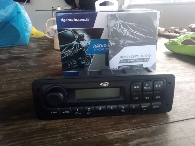 Rádio FM/MP3 PLAYER.