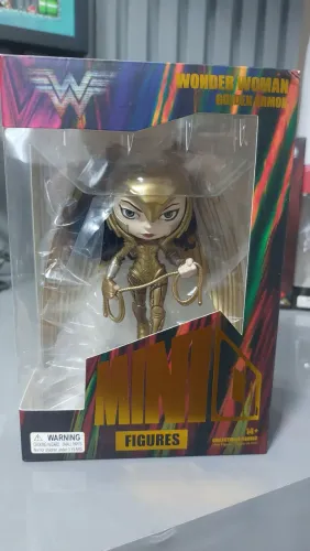 Minico - Mulher maravilha c/ armadura