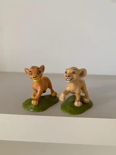 Miniaturas o rei leão simba e nala