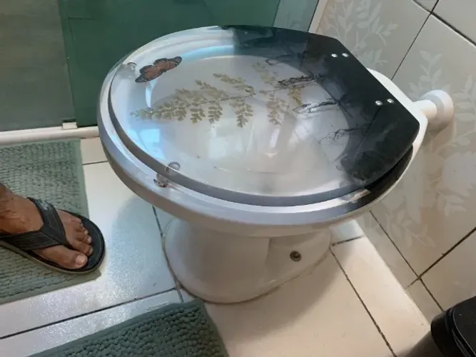 Vaso sanitario com Assento em acrilico