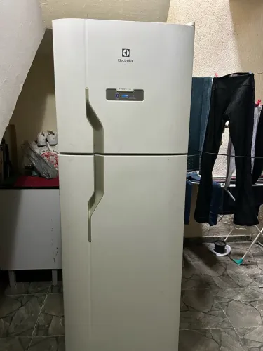 Geladeira semi nova