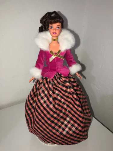 Boneca Barbie COLLETOR edição especial AVON