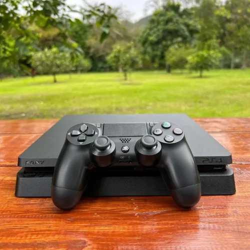 PS4 SLIM 1 TB - IMPECÁVEL 
