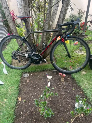 Scott Addict RC 20 - Rodas Mavic Cosmic - toda em carbono