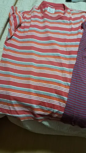 5 Camisetas de marcas tam gg e m em dinheiro