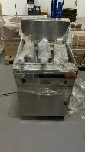 Fritadeira Eletrica METVISA Fie.44 seminova agua e oleo