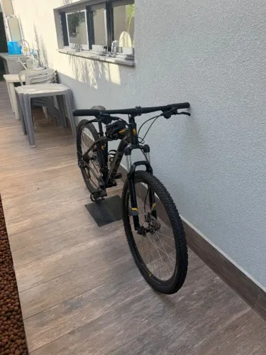 Caloi Explorer Sport Aro 29 MTB - Aluminio - Preta
