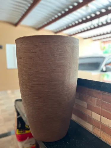 Vendo vaso de polietileno 58cm altura