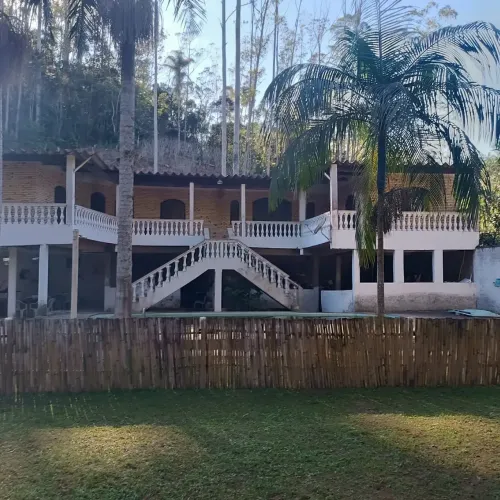 VENDO CHACARA COM DUAS SUITES EM SAO LOURENÇO DA SERRA ( 4309 )