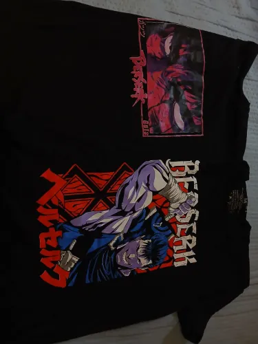 Camiseta Berserk + outra de Brinde Tamanho P