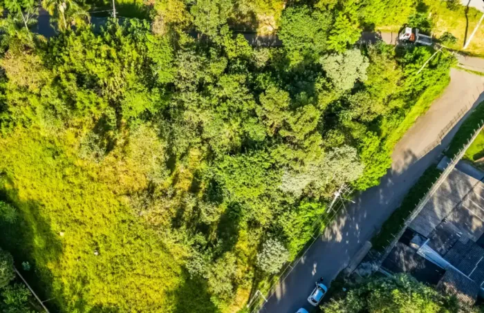 Terreno residencial para venda em Três Montanhas, 986m²