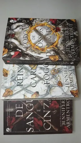 Coleção Sangue e Cinzas - Volumes 1, 2 e 3 - Jennifer L. Armentrout