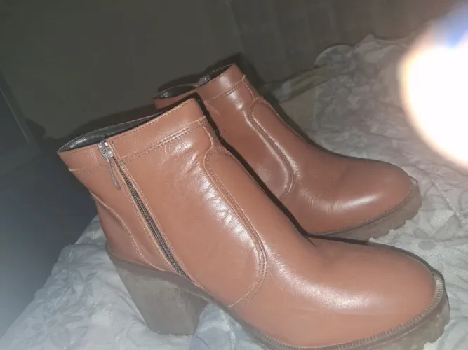 Botas de couro marrom clara