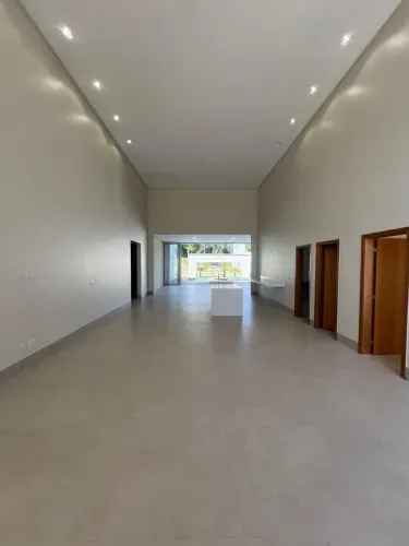 Casa à venda em condomínio fechado em Senador canedo Goiás