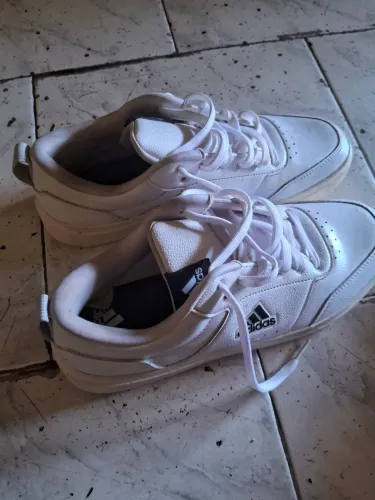 Tenis adidas