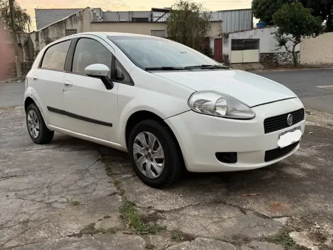 Fiat Punto Attractive 1.4 Fire Flex 8V 5P 2012