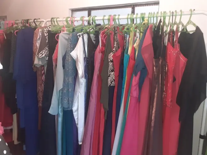 Lote de vestidos