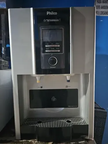 Vendo bebedouro que faz gelo em cubos 