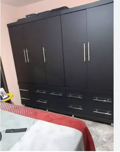 Envelopamento de Guarda Roupas com Adesivo